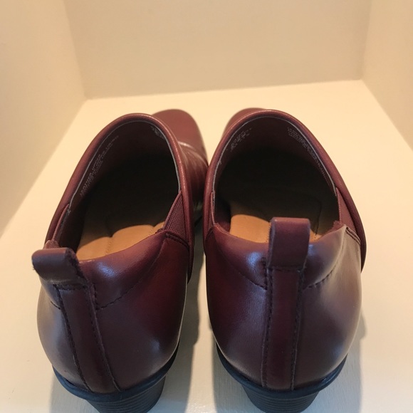 BRAND NEW Earth Burgundy Leather Ankle Shootie - Picture 3 of 5